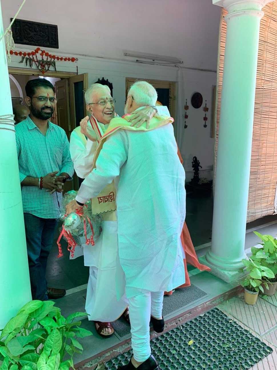 अब तक 292 सीटों पर जीत हुई कंफर्म PM Modi