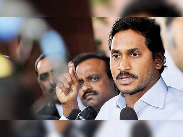 कांग्रेस और भारतीय जनता पार्टी (बीजेपी) दोनों ही खाली हाथ रह गए. 