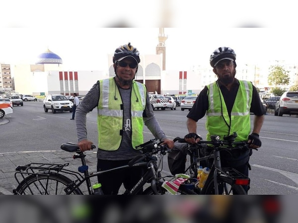 दोनों ही दोस्तों की यह कहानी इन दोनों सोशल मीडिया पर तेजी से वायरल हो रही है. (फोटो साभार: ट्विटर/@UAE)