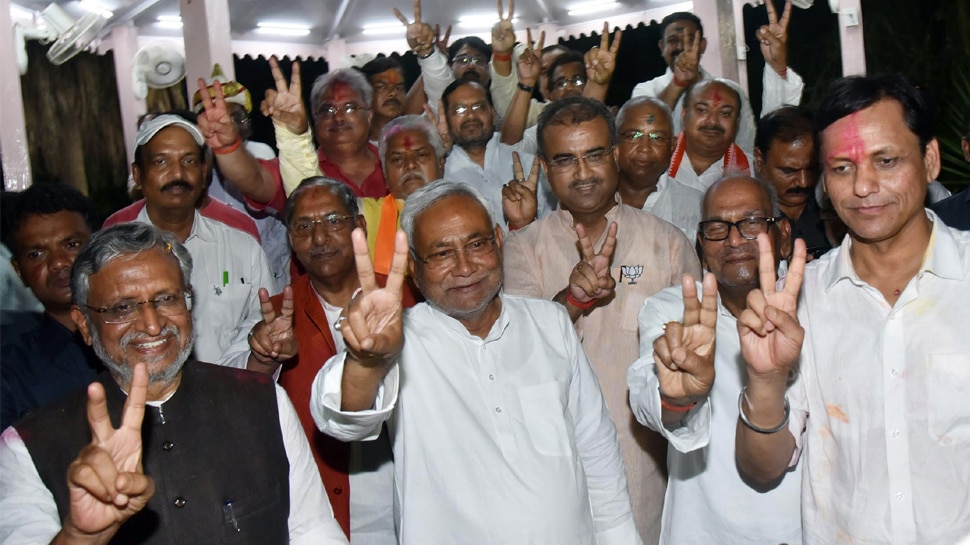 लोकसभा चुनाव : बिहार में मोदी की 'सुनामी', 40 में से 39 सीटों पर NDA ने लहराया जीत का परचम
