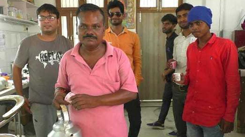 पीएम मोदी के दोबारा जीतने पर चायवाले ने लोगों को पूरे दिन फ्री में पिलाई चाय