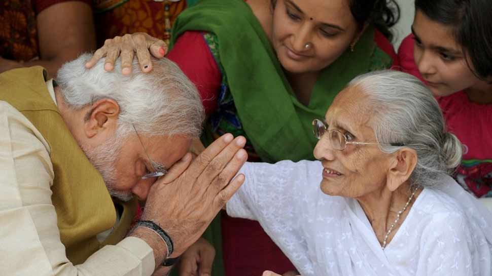मां का आशीर्वाद लेने कल शाम गुजरात जाऊंगा: नरेंद्र मोदी मां का आशीर्वाद लेने कल शाम गुजरात जाऊंगा: नरेंद्र मोदी