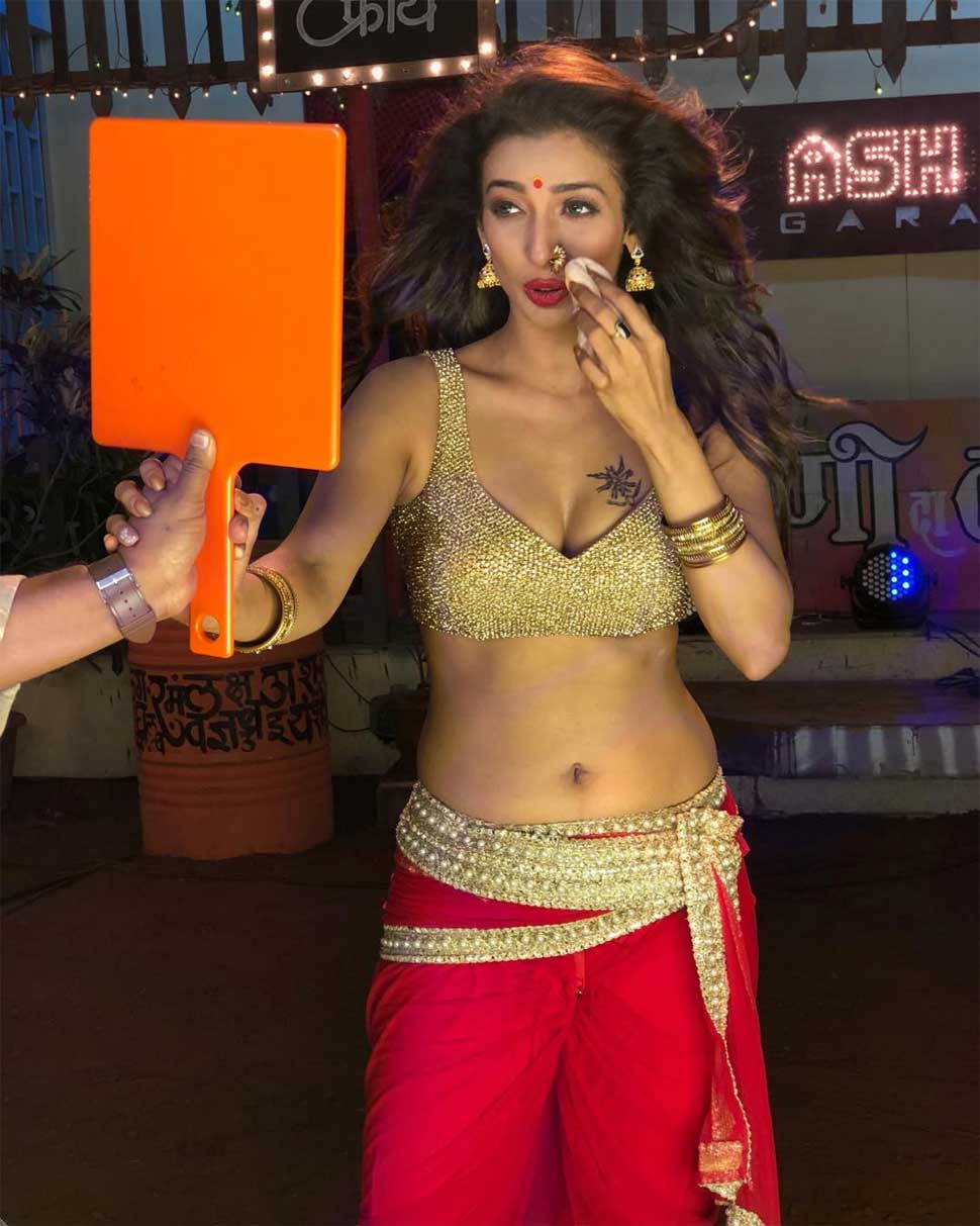 तस्वीरें शेयर करती रहती हैं duplicate Malaika Arora