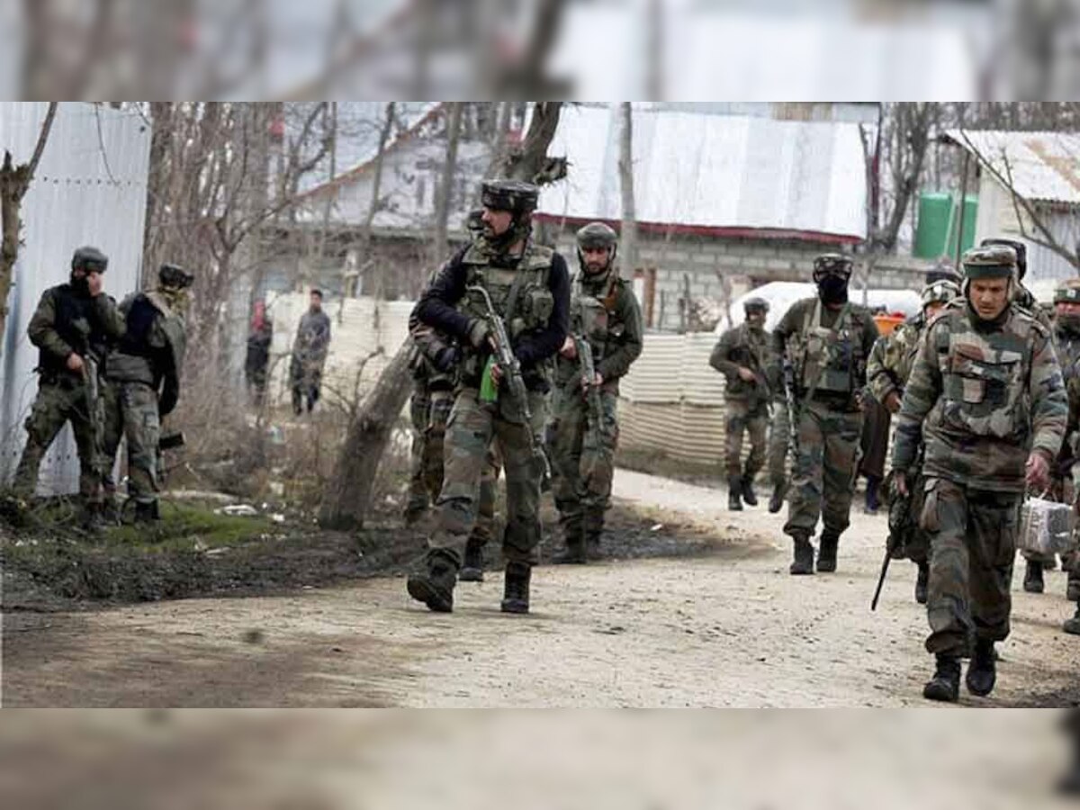 जम्‍मू और कश्‍मीर में आतंकियों की तलाश में सुरक्षाबल लगातार सर्च ऑपरेशन चला रहे हैं. (फाइल फोटो)  