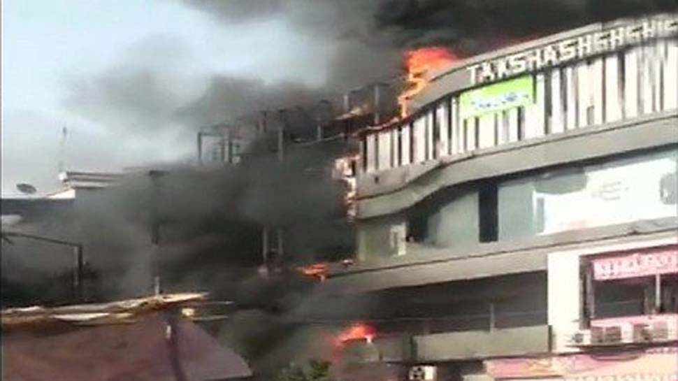 कांग्रेस ने सूरत में आग लगने की घटना को 'हत्या' बताया, मुख्यमंत्री के इस्तीफे की मांग
