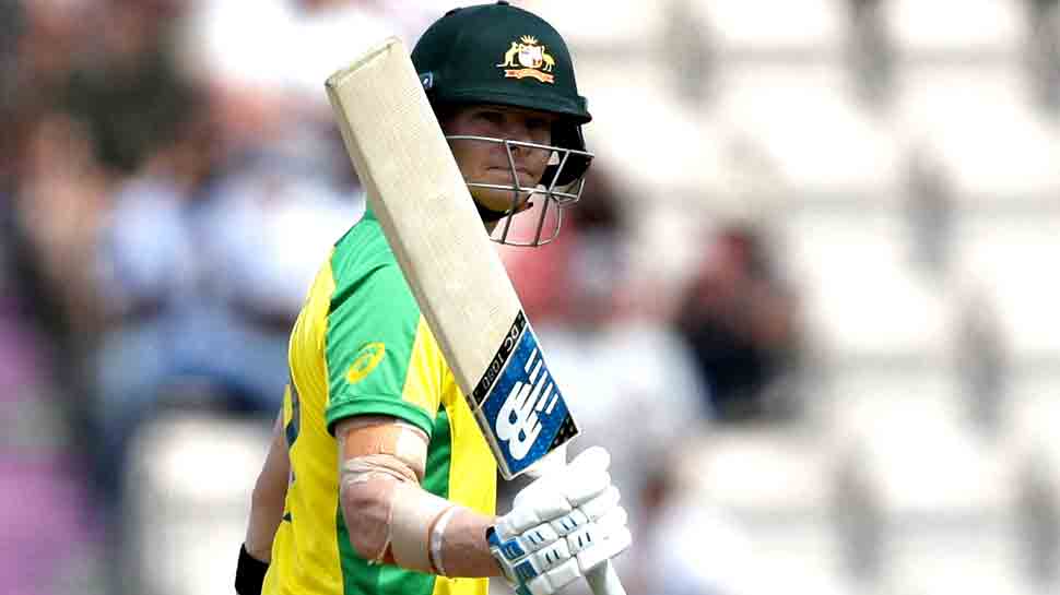 स्टीव स्मिथ (Steve Smith) ने इंग्लैंड के खिलाफ 102 गेंदों पर 116 रन की पारी खेली. (फोटो: PTI) स्टीव स्मिथ (Steve Smith) ने इंग्लैंड के खिलाफ 102 गेंदों पर 116 रन की पारी खेली. (फोटो: PTI)