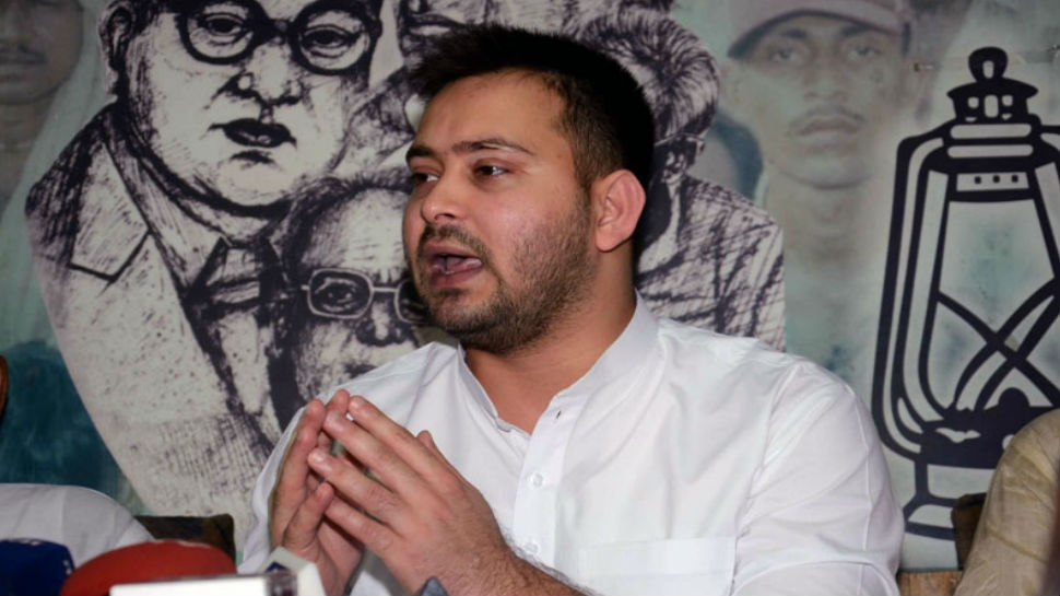 बिहार: दिखने लगी महागठबंधन में दरार, कांग्रेस ने कहा- 'तेजस्वी लें नैतिक जिम्मेदारी'