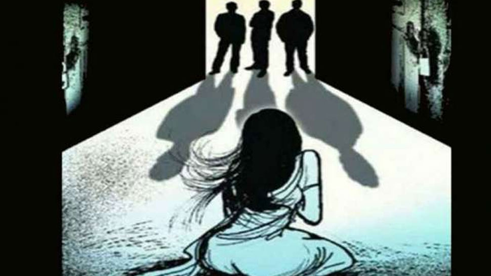 सुल्तानपुर में पत्रकार बनाने का झांसा देकर महिला का किया यौन शोषण सुल्तानपुर में पत्रकार बनाने का झांसा देकर महिला का किया यौन शोषण