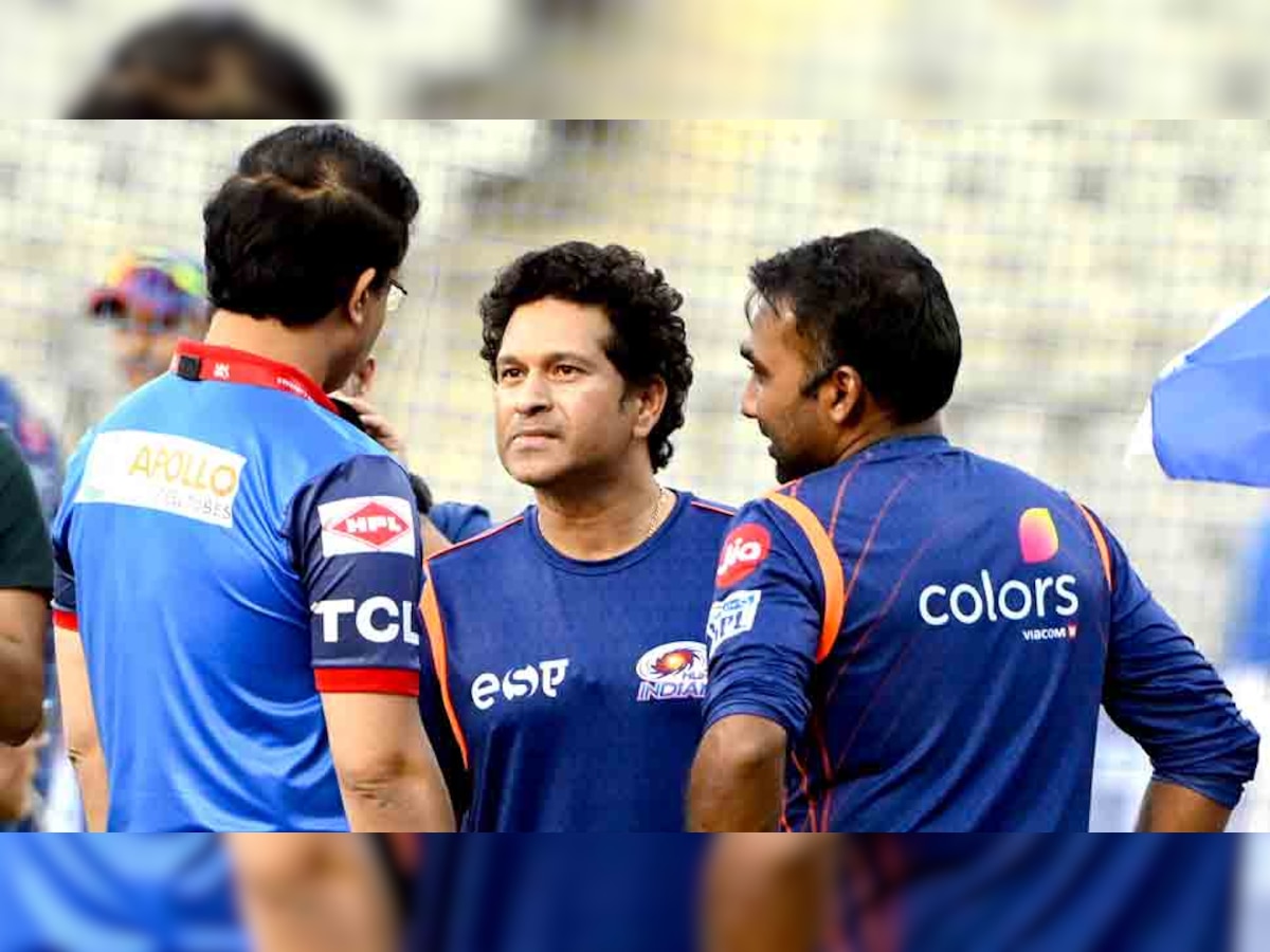 आईपीएल के एक मैच से पहले महेला जयवर्धने (दाएं), सौरव गांगुली और सचिन तेंदुलकर. (फोटो: PTI) 