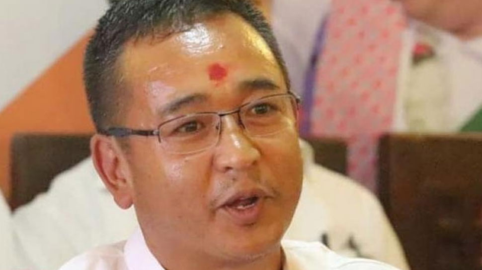 पीएस गोले ने बने सिक्किम के नए मुख्यमंत्री, राज्यपाल ने दिलाई गोपनीयता की शपथ पीएस गोले ने बने सिक्किम के नए मुख्यमंत्री, राज्यपाल ने दिलाई गोपनीयता की शपथ