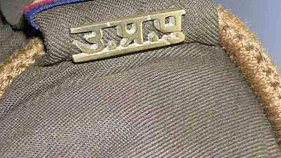 नोएडा से तीन चोर गिरफ्तार, लाखों रुपये मूल्य का लोहा बरामद नोएडा से तीन चोर गिरफ्तार, लाखों रुपये मूल्य का लोहा बरामद