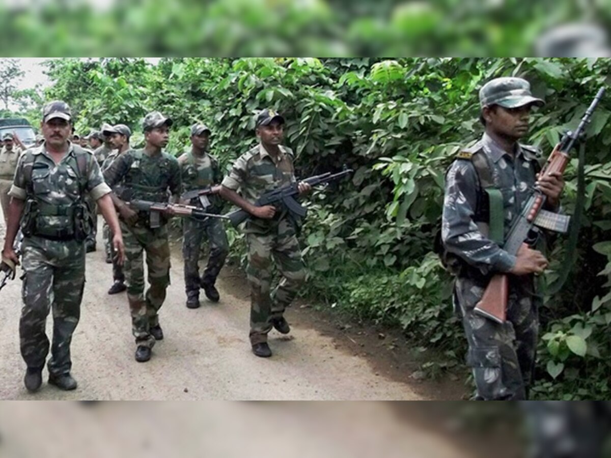 गढ़चिरौली के जंगलों में पुलिस और नक्‍सलियों के बीच एनकाउंटर जारी
