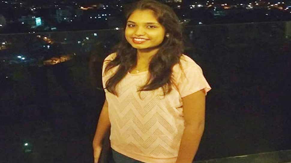 जातिसूचक टिप्पणी पर डॉक्टर की आत्महत्या के बाद परिजनों ने किया अस्पताल के बाहर प्रदर्शन जातिसूचक टिप्पणी पर डॉक्टर की आत्महत्या के बाद परिजनों ने किया अस्पताल के बाहर प्रदर्शन