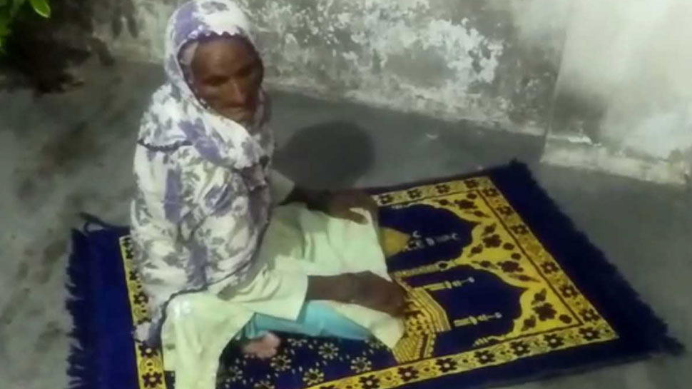 पांचों वक्त की पढ़ती हैं नमाज reads Namaj all five times