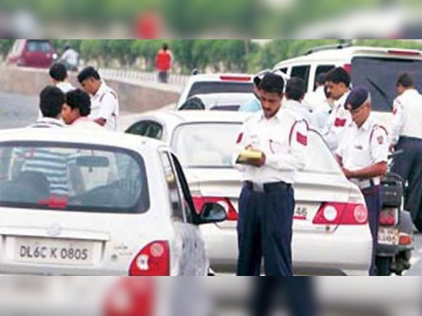 कोर्ट ने कहा कि अनपढ़ चालकों को जारी किए गए LMV लाईसेंस वापस लिए जाएं. (फाइल)
