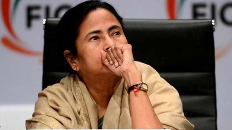 ममता बनर्जी का सिरदर्द बढ़ा रही बीजेपी, TMC अब दार्जिलिंग नगर निगम में गंवा सकती है सत्ता ममता बनर्जी का सिरदर्द बढ़ा रही बीजेपी, TMC अब दार्जिलिंग नगर निगम में गंवा सकती है सत्ता
