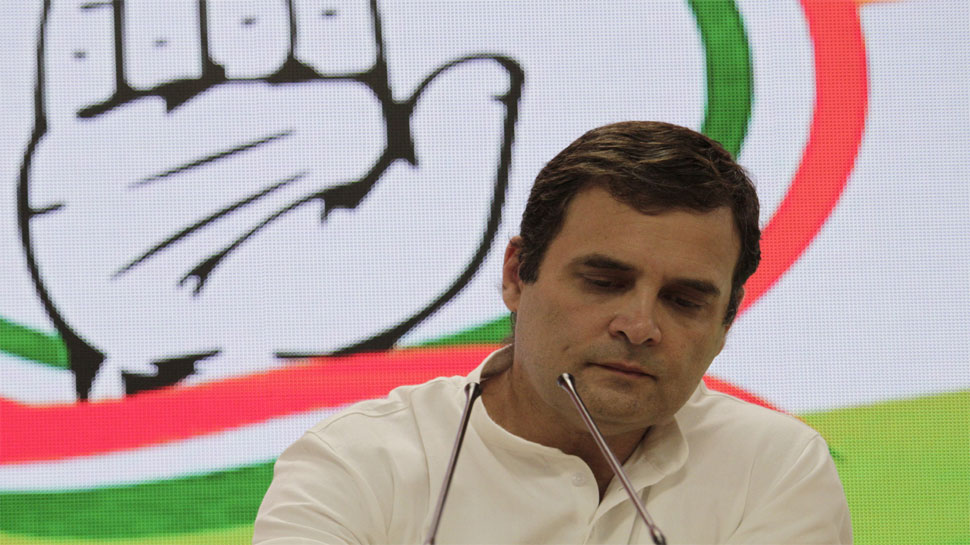 इस्तीफे पर अड़े राहुल गांधी, कई नेताओं ने किया फैसला बदलने का अनुरोध
