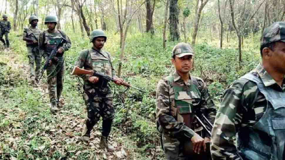 झारखंड में लैंडमाइन और हथियार बरामद, पुलिस-सीआरपीएफ ने चलाया संयुक्त अभियान झारखंड में लैंडमाइन और हथियार बरामद, पुलिस-सीआरपीएफ ने चलाया संयुक्त अभियान