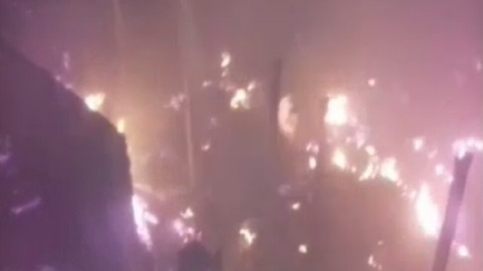 बिहार : खाना बनाने के दौरान लगी आग ने दर्जनों घरों को लिया चपेट में, लाखों का नुकसान
