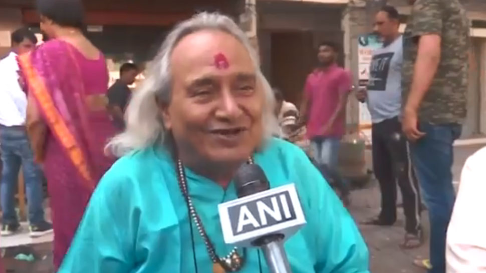 छन्नूलाल मिश्र ने श्रीराम से की PM मोदी की तुलना, बोले- 'दुष्टों का नाश करने के लिए लिया अवतार' छन्नूलाल मिश्र ने श्रीराम से की PM मोदी की तुलना, बोले- 'दुष्टों का नाश करने के लिए लिया अवतार'