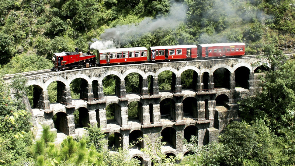 To make the holidays remarkable in Shimla, Railways drove the special toy  train | शिमला में मनाने जा रहे हैं समर वेकेशन, तो इस स्पेशल टॉय ट्रेन में  करिए Enjoy | शिमला