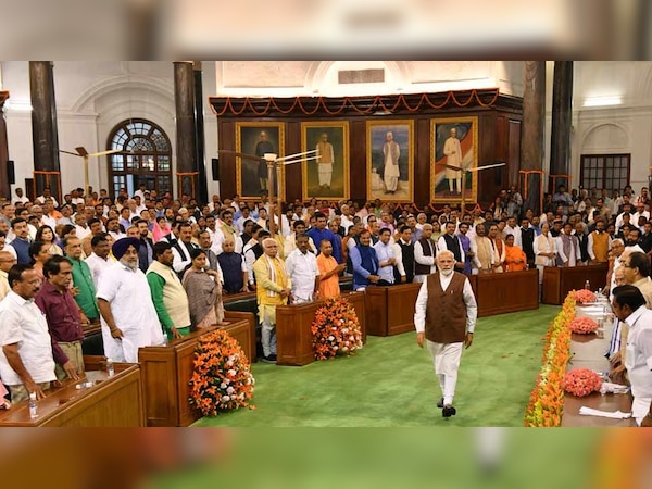 प्रधानमंत्री मोदी आज अपनी नई कैबिनेट में शामिल किए जाने वाले मंत्रियों से मुलाकात करेंगे. (फाइल फोटो)