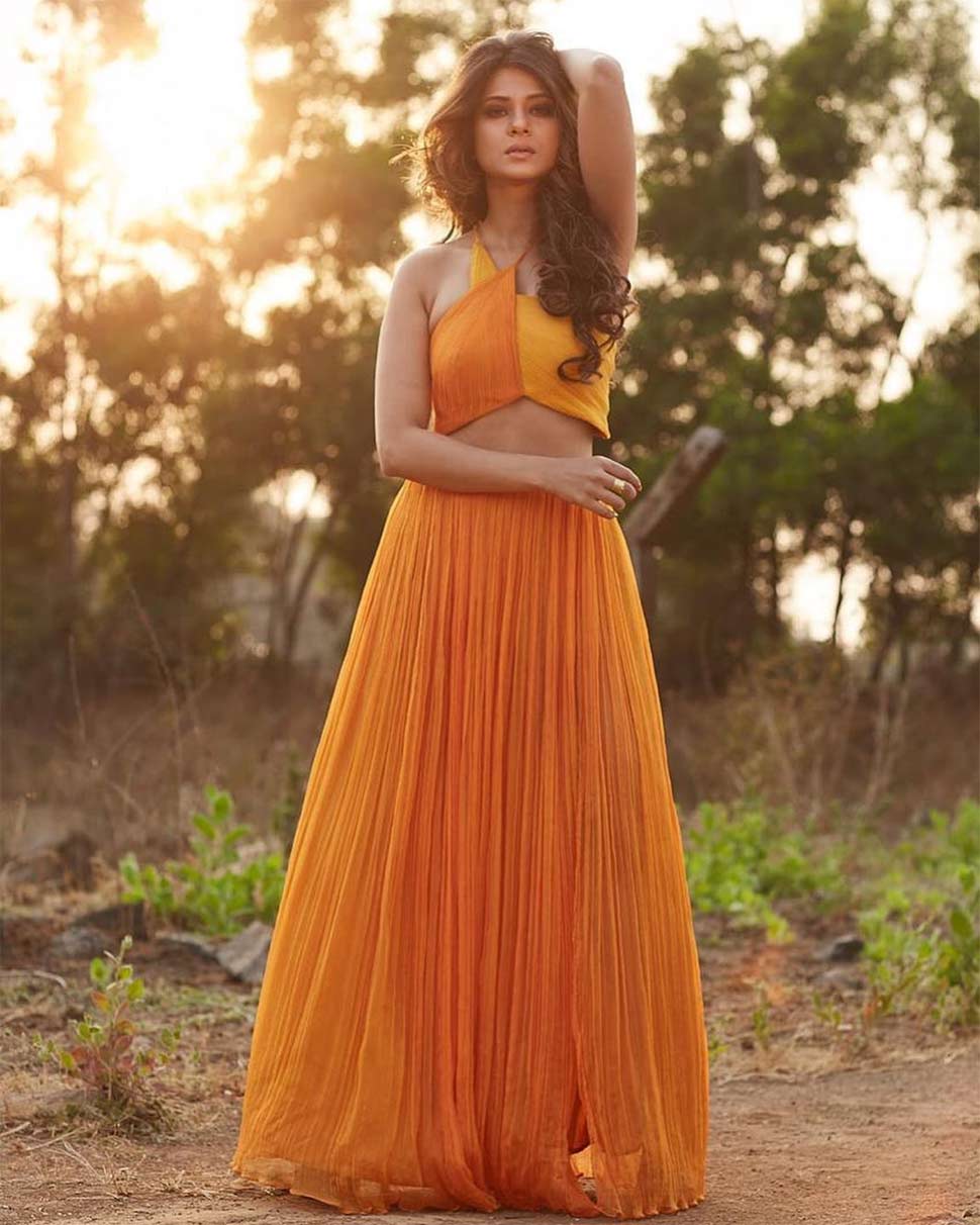 जेनिफर अपनी फोटोज को लेकर चर्चा में रहती हैं tv actress Jennifer Winget on her birthday