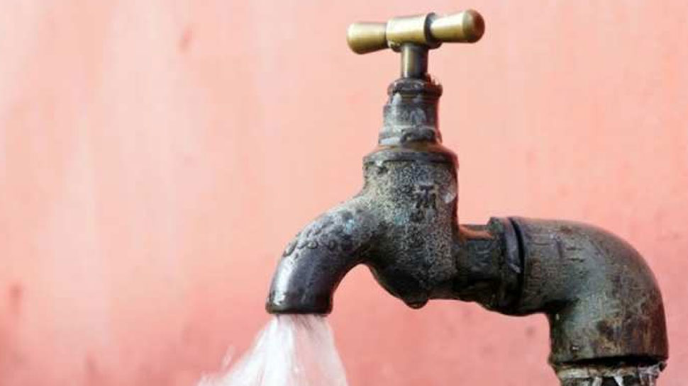 मधुबनी में गहराया जल संकट, महिलाओं ने पानी की समस्या को लेकर दिया धरणा मधुबनी में गहराया जल संकट, महिलाओं ने पानी की समस्या को लेकर दिया धरणा