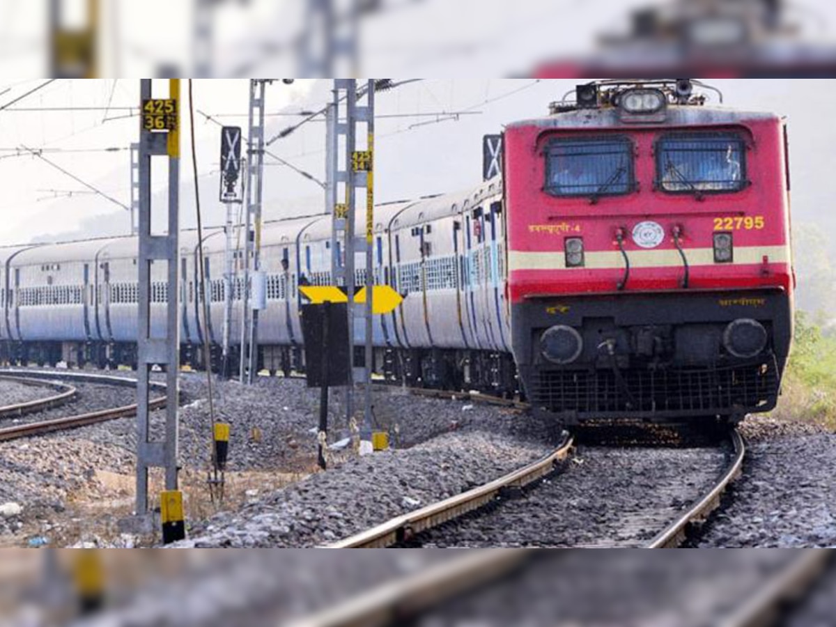 वेंटिंग टिकट और आपातकालीन यात्रा करने वाले यात्रियों को भारतीय रेलवे देगी सहूलियत. (फाइल फोटो)