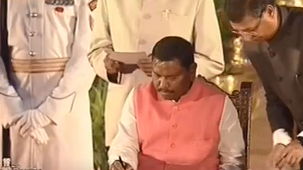 तीन बार झारखंड के सीएम रह चुके अर्जुन मुंडा ने ली केंद्रीय मंत्री पद की शपथ