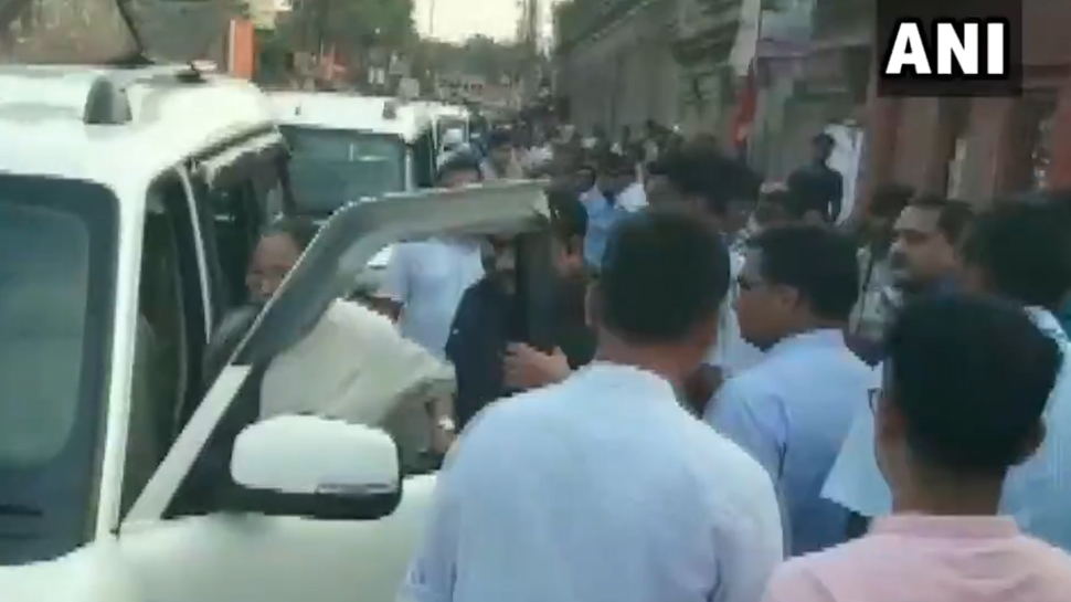 VIDEO: 'जय श्री राम' के नारे को लेकर ममता ने फिर खोया आपा, बोलीं - 'गुंडागर्दी बर्दाश्त नहीं' VIDEO: 'जय श्री राम' के नारे को लेकर ममता ने फिर खोया आपा, बोलीं - 'गुंडागर्दी बर्दाश्त नहीं'