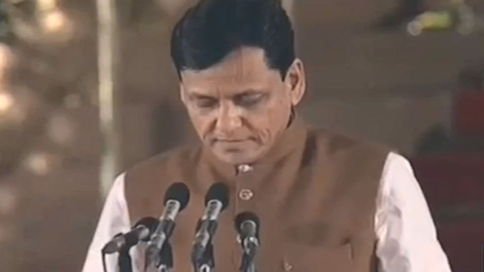 नित्यानंद राय को मिली पहली बार मंत्री पद की जिम्मेदारी, किया शपथ ग्रहण नित्यानंद राय को मिली पहली बार मंत्री पद की जिम्मेदारी, किया शपथ ग्रहण