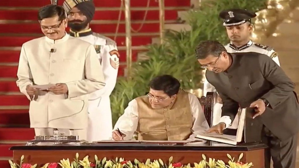 मोदी मंत्रिमंडल में शामिल हुए पीयूष गोयल, क्या बनेंगे वित्त मंत्री?