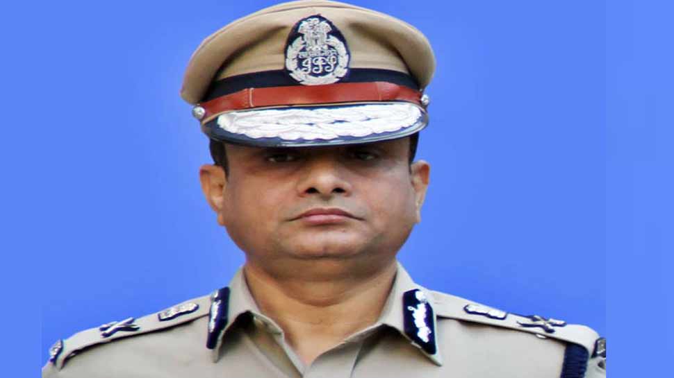 सारदा चिटफंड घोटाला: कलकत्ता हाईकोर्ट ने राजीव कुमार को दी गिरफ्तारी से राहत सारदा चिटफंड घोटाला: कलकत्ता हाईकोर्ट ने राजीव कुमार को दी गिरफ्तारी से राहत