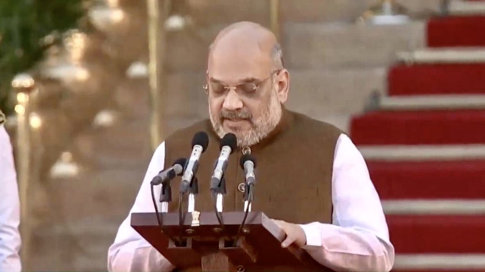 मंत्री पद की शपथ लेने के बाद शाह ने कहा, 'देश सेवा में सर्वश्रेष्ठ योगदान देने को तत्पर हूं' मंत्री पद की शपथ लेने के बाद शाह ने कहा, 'देश सेवा में सर्वश्रेष्ठ योगदान देने को तत्पर हूं'