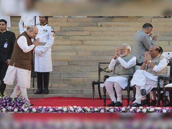 अमित शाह ने गुरुवार को ली कैबिनेट मंत्री पद की शपथ ली. फोटो PTI