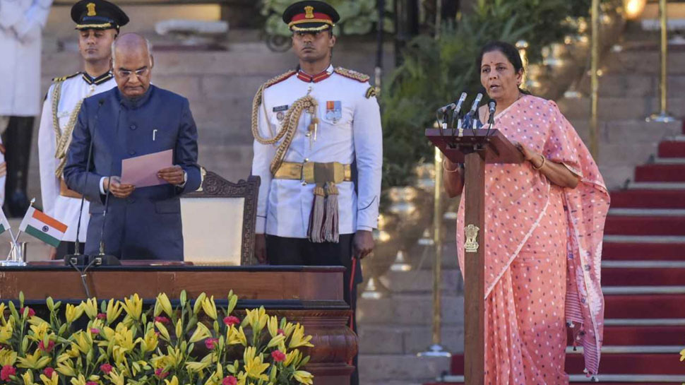 निर्मला सीतारमण बनीं देश की दूसरी महिला वित्त मंत्री, उनके सामने हैं तमाम चुनौतियां