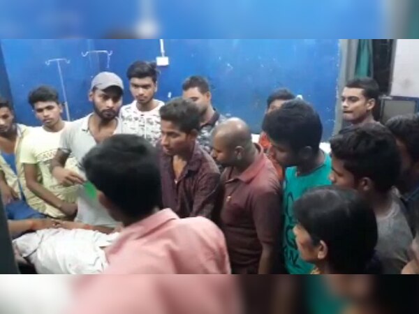 नवादा में दो पक्षों में जमकर गोलीबारी हुई है.