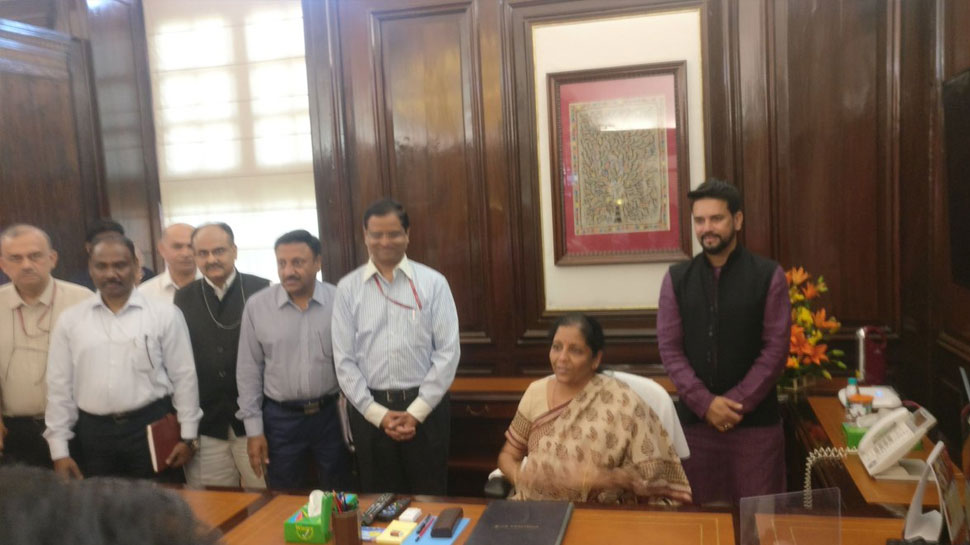 (फोटो साभार @FinMinIndia) (फोटो साभार @FinMinIndia)