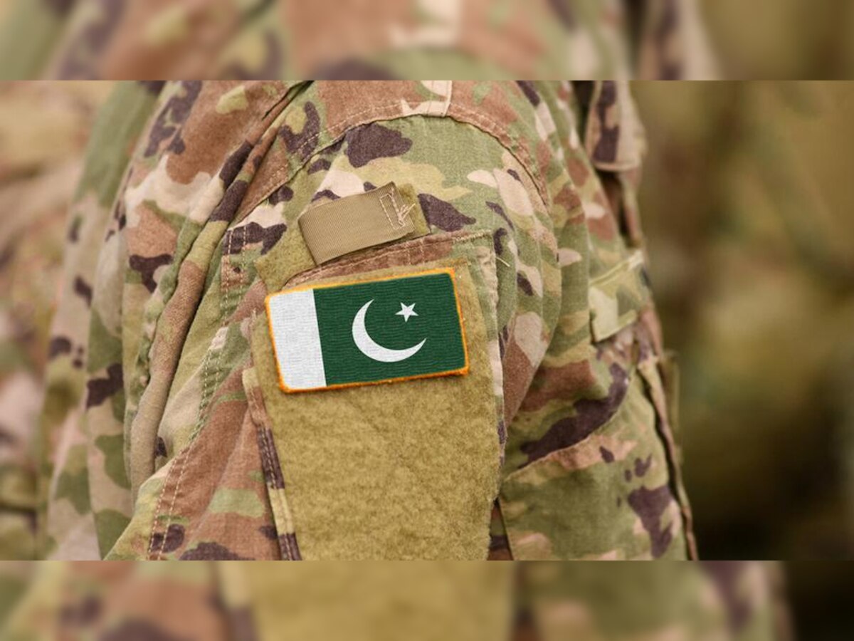 पाकिस्तान : सड़क किनारे लगे बम की चपेट में आया सेना का वाहन, 3 अफसरों सहित 4 की मौत
