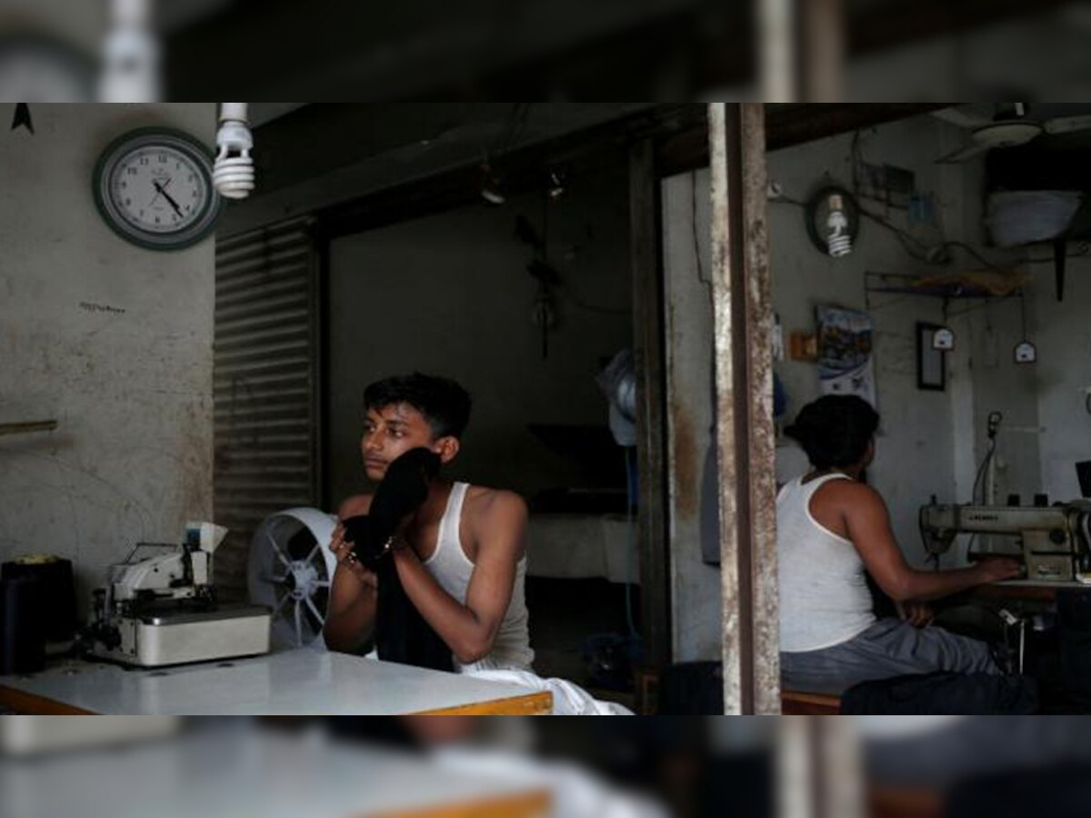 बिजली की अघोषित कटौती से पूरे मध्य प्रदेश की जनता परेशान है.