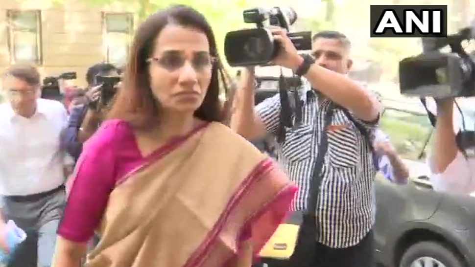 आईसीआईसीआई-वीडियोकॉन मामला :10 जून को ED के सामने फिर पेश होंगी चंदा कोचर आईसीआईसीआई-वीडियोकॉन मामला :10 जून को ED के सामने फिर पेश होंगी चंदा कोचर