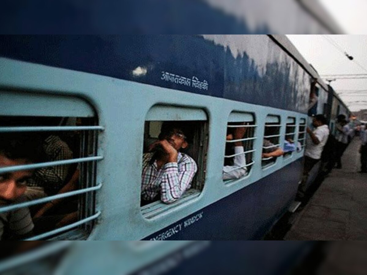 शवों को झांसी रेलवे स्टेशन पर ट्रेन से उतारा गया और पोस्टमार्टम के लिए अस्पताल भेज दिया गया. (सांकेतिक तस्वीर)