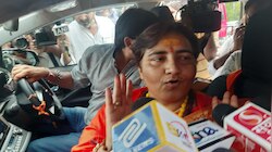 भोपाल से BJP सांसद साध्वी प्रज्ञा ने किया ऐलान- 'अपनी पूरी सैलरी जरूरतमंदों पर खर्च'