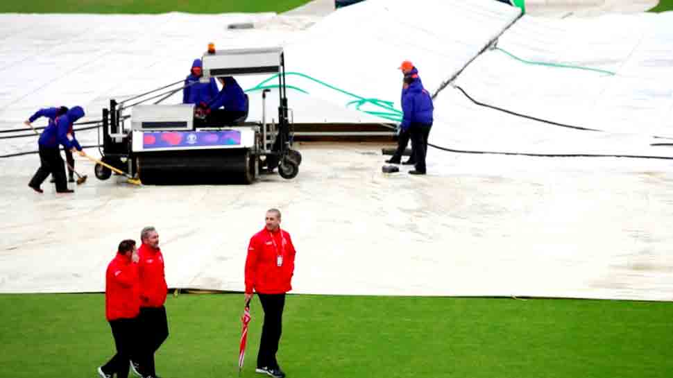 World Cup 2019: चोट ही नहीं, बारिश भी बनी टीम इंडिया की परेशानी का सबब... World Cup 2019: चोट ही नहीं, बारिश भी बनी टीम इंडिया की परेशानी का सबब...