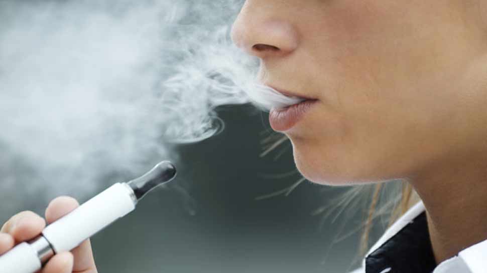 ई-सिगरेट जैसे उपकरण पर सख्त हुई केंद्र सरकार, प्रतिबंध के लिए प्रस्ताव तैयार ई-सिगरेट जैसे उपकरण पर सख्त हुई केंद्र सरकार, प्रतिबंध के लिए प्रस्ताव तैयार