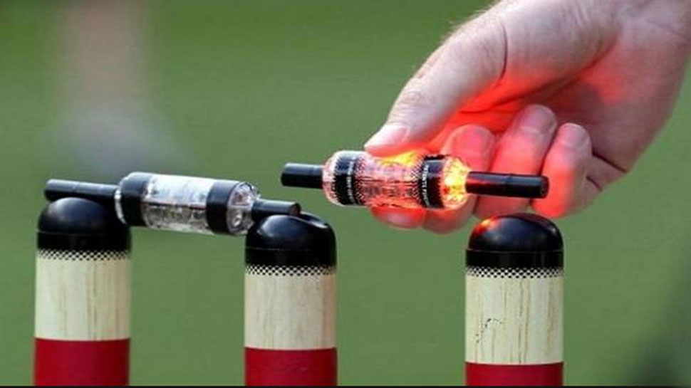 ‘जिंग’ बेल्स की वजह से भले हो रहा हो जायका खराब, ICC ने बदलाव से किया इनकार ‘जिंग’ बेल्स की वजह से भले हो रहा हो जायका खराब, ICC ने बदलाव से किया इनकार