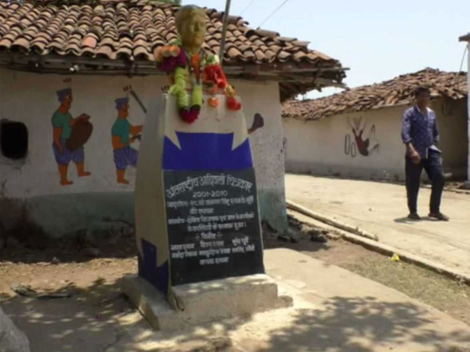 गांव के लोग दीवार से लेकर कपड़ो तक पर करते हैं पेंटिंग Madhya Pradesh News, International Craftsman Late Jangan Shyam
