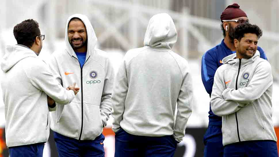 न्यूजीलैंड से मैच से एक दिन पहले नेट प्रैक्टिस के दौरान भारतीय क्रिकेटर. (फोटो: IANS) न्यूजीलैंड से मैच से एक दिन पहले नेट प्रैक्टिस के दौरान भारतीय क्रिकेटर. (फोटो: IANS)