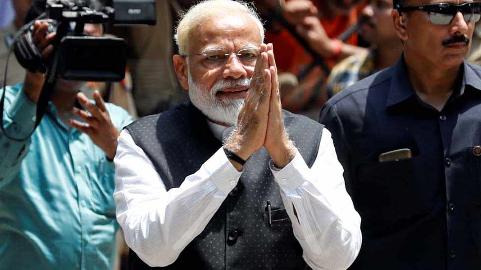 PM मोदी ने मंत्रिपरिषद की बैठक में सदस्यों से कहा, 'समय पर दफ्तर पहुंचें और तेजी से फाइल निपटाएं' PM मोदी ने मंत्रिपरिषद की बैठक में सदस्यों से कहा, 'समय पर दफ्तर पहुंचें और तेजी से फाइल निपटाएं'